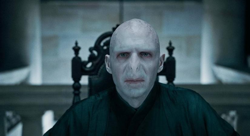 Ralph Fiennes elmagyarázta, ezért nem tér vissza Voldemort szerepében az új Harry Potter sorozatban