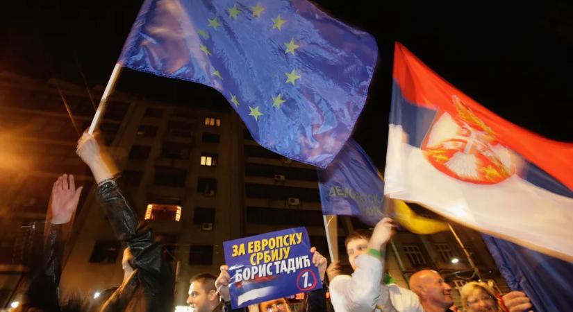 Szerbiától 1,5 milliárd eurós támogatást megvonását tervezi az EU