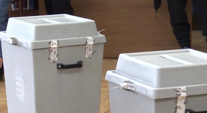 Furcsaság történt a nógrádi szavazókörben: Egy házaspár miatt jegyzőkönyvet kellett felvenni