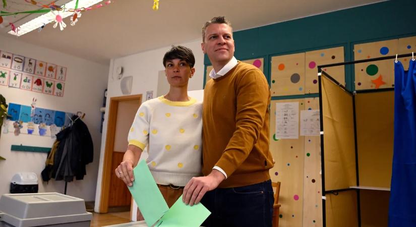 Menczer Tamás: A választás tétje a háború vagy béke