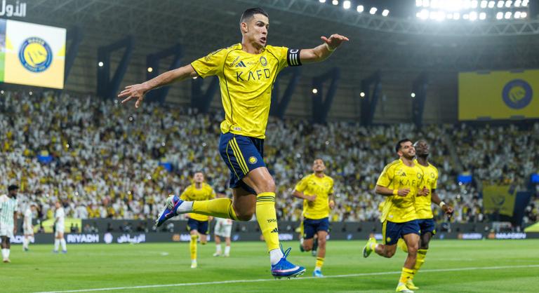 Cristiano Ronaldo rekorddöntéssel halad dédelgetett álma beteljesülése előtt