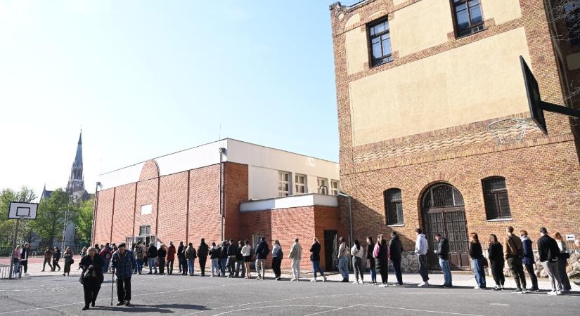 Nagyon figyeljen, ha zöld borítékot kap a szavazáskor