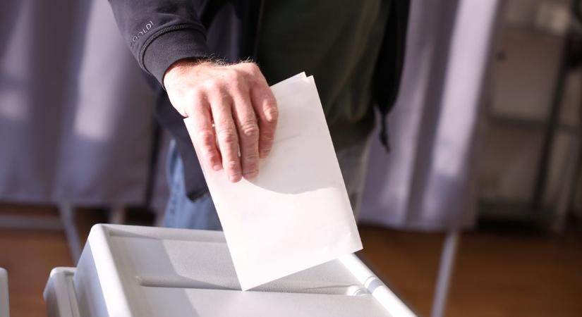 Megjöttek a 9 órási adatok, Komárom-Esztergom az országos átlag felett áll