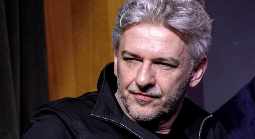 30 éve nem tett olyat Alföldi Róbert, mint amit ma estére tervez egy TISZA-győzelem esetén