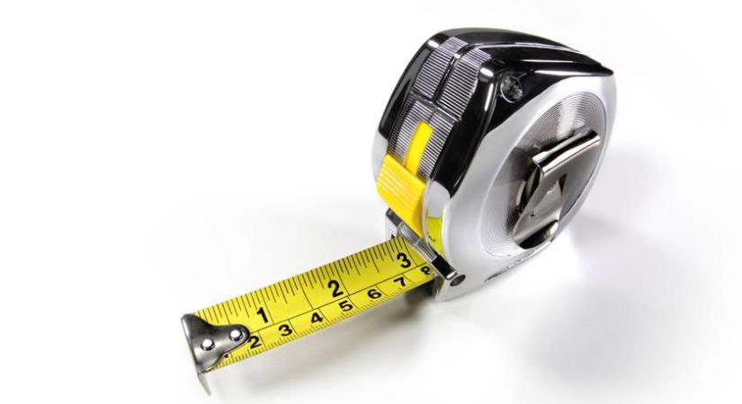 Meglepődsz, mire való a mérőszalag végén lévő lyuk: titkos funkció, amiről te se tudsz