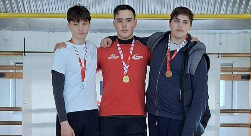 Öt bajnoki érem és egyéni csúcsok sora