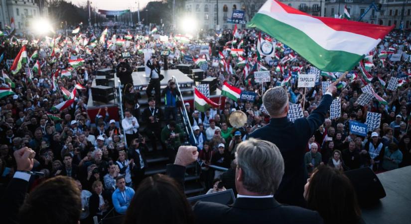 Ha a Fidesz a „jogászok pártja”, akkor a Tisza kiké? – megnéztük a képviselőjelöltek társadalmi hátterét