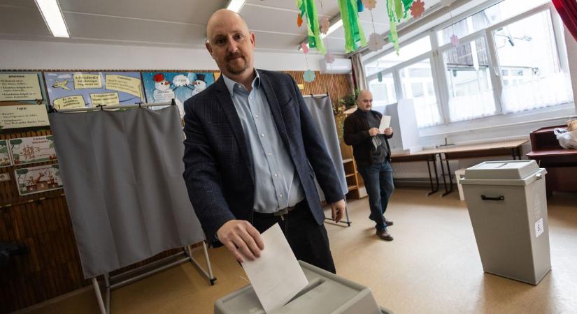 A tatabányai Fidesz-frakcióvezetője már szavazott