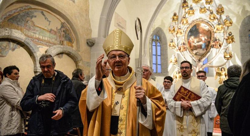 A gyöngyöspatai templom nemcsak megújult, de megszületett újra - az egri érsek szentelte meg