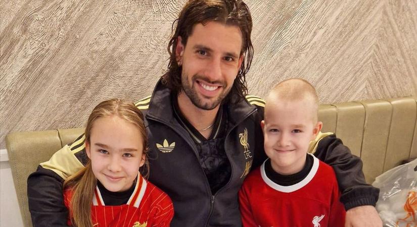 Súlyos beteg szombathelyi kisfiú találkozása Szoboszlai Dominikkal