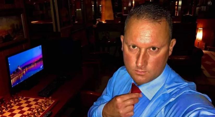 Alekosz elszabadult: riasztópisztollyal lövöldözne, ha a Tisza nyer