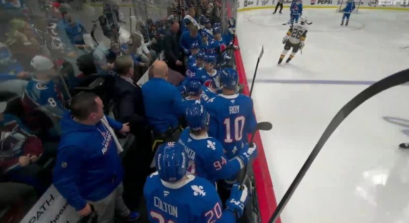 Fejbe lőtték koronggal, kórházba került az NHL-csapat edzője