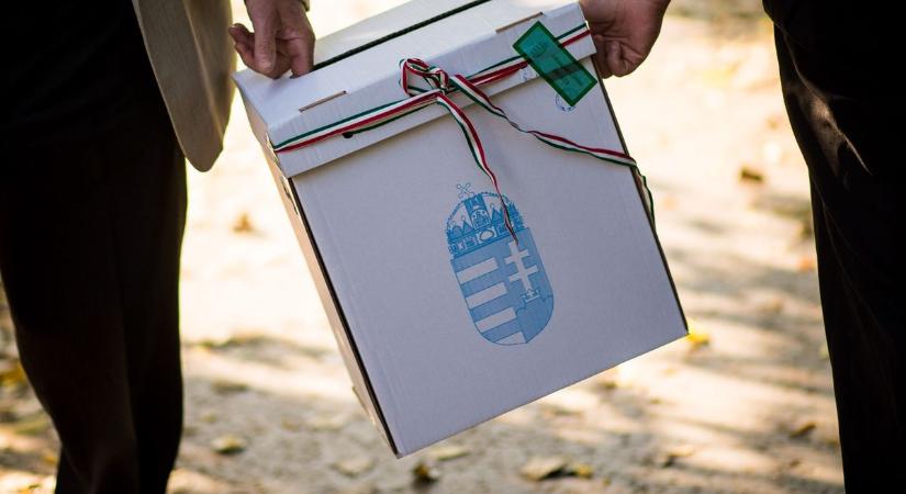 Botrány az idősotthonban: kínos kérdések miatt állt a bál Nyírbogáton a mozgóurnával!