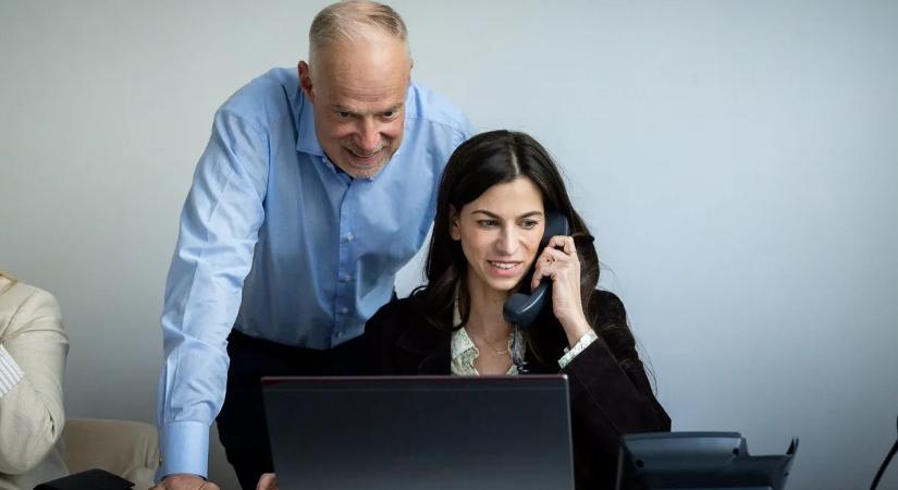 Telefonon mozgósít a honvédelmi miniszter: „Meghúzzuk a végét is!”