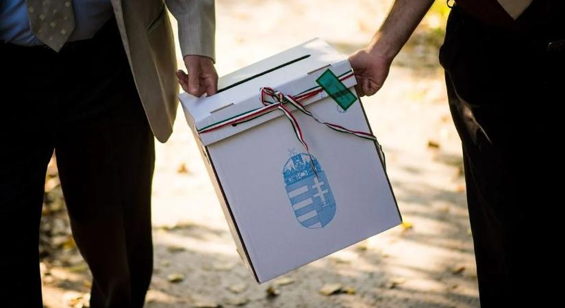 Kínos incidens a mozgóurnával, le kellett állítani a szavazást