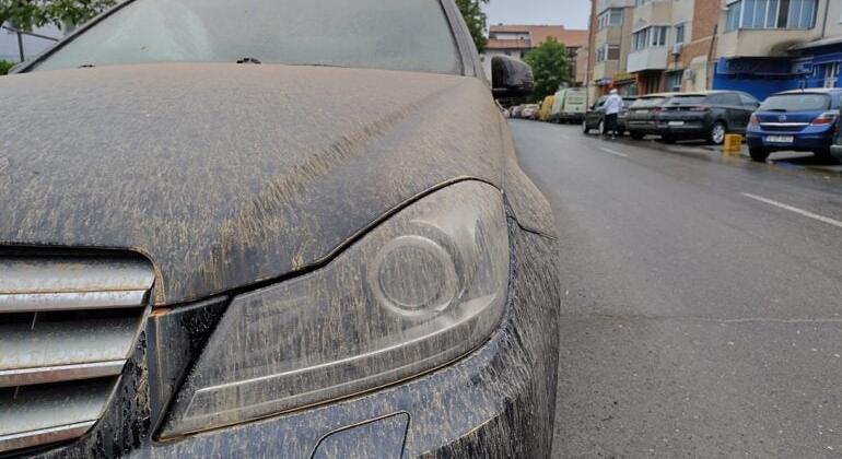 Ne moss autót a hét elején, már úton van felénk a szaharai por (a tüdőbe is bejuthat)