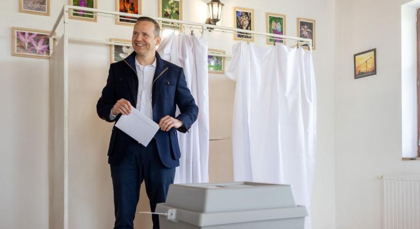 Toroczkai László is leszavazott, és kijelentette: egyetlen forgatókönyv van, ami rossz lenne a Mi Hazánknak