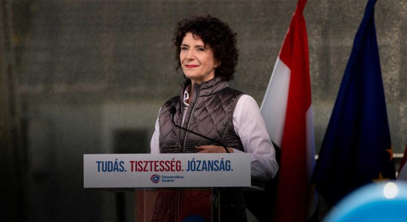 Leadta szavazatát Dobrev Klára DK-elnök – Rendszerváltásban bízik
