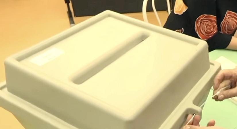 Özönlenek a választók a szavazóurnákhoz: Kiderült, mennyivel nőtt a részvétel az elmúlt két órában