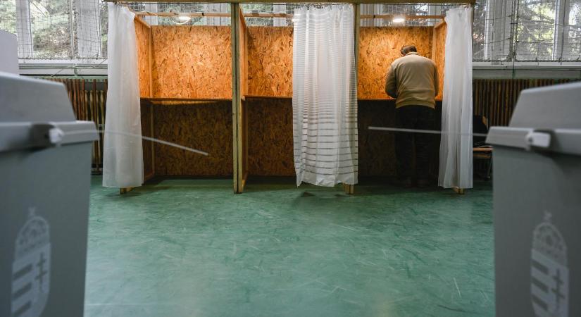 Délután 1 óra, részvételi arány: 54,14 százalék