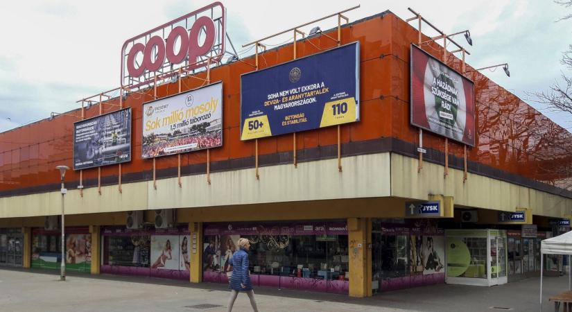 Mesél a plakáterdő: a Fidesz biztonságos, az állam jóságos