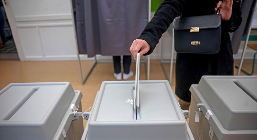 Halálosan megfenyegettek egy idős hölgyet az egyik választókerületben: idáig fajult a tiszás agresszió