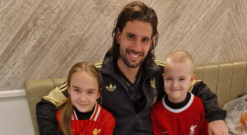 Megható pillanat: Szoboszlai Dominik egy súlyos beteg kisfiú álmát váltotta valóra