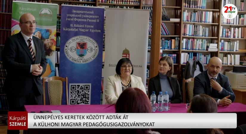 Ünnepélyes keretek között adták át a külhoni magyar pedagógusigazolványokat (videó)