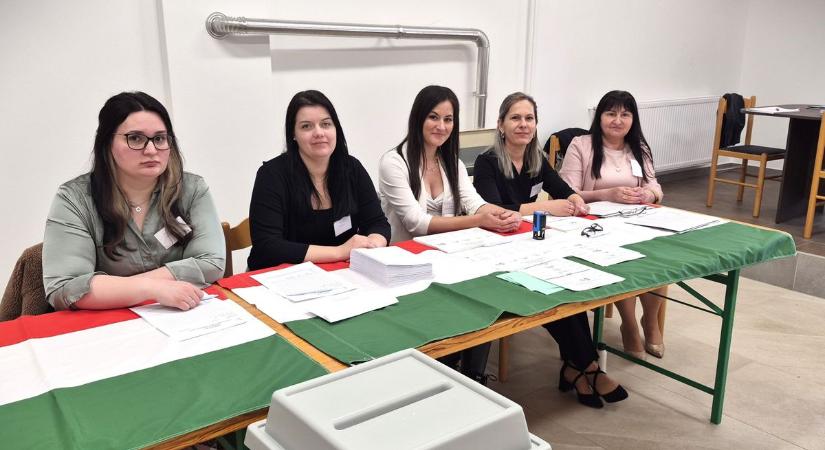 „Holnap is maradjunk emberek!” — választás vidéken, Ormándlakon és Gellénházán jártunk (galéria)