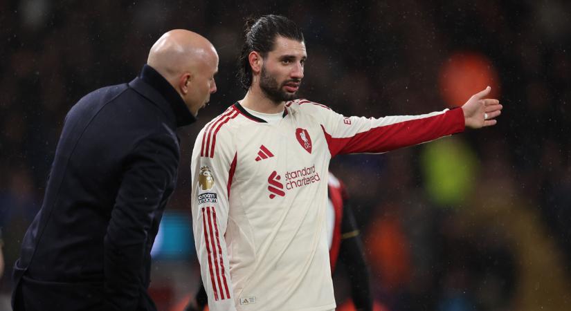 Arne Slot súlyos problémákat emleget; Szoboszlait hazaküldték Magyarországra