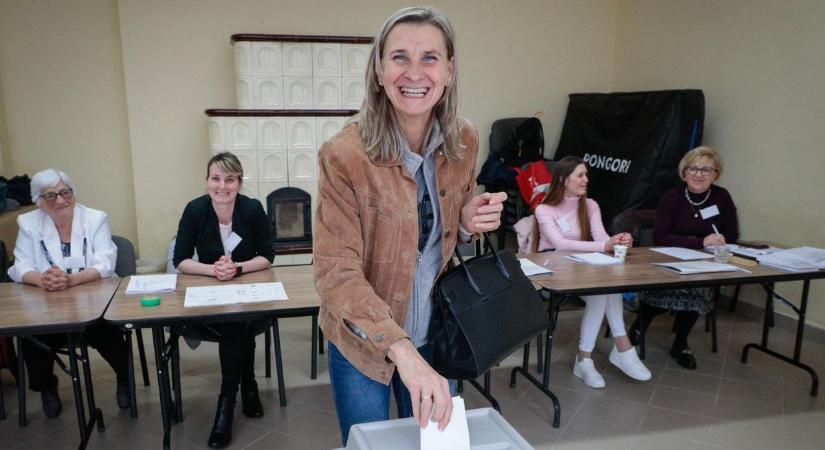 Választás 2026: nagy részvétel és különleges hangulat a legkisebb vasi faluban - helyszíni riport videóval