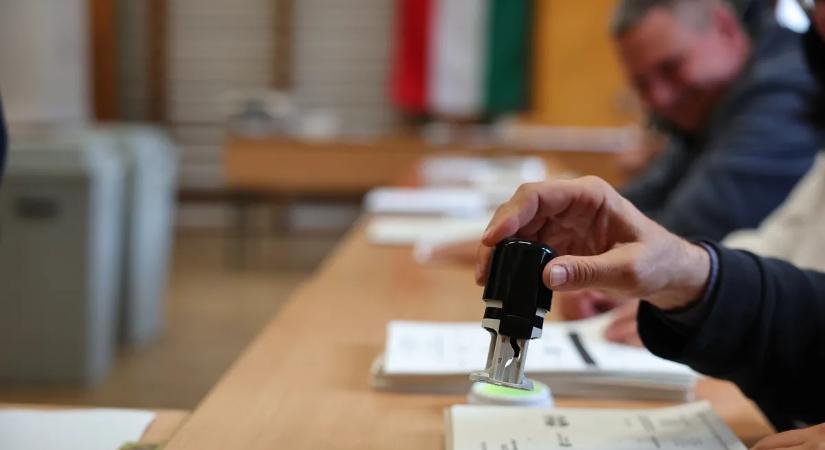 Tornakápolnán már 13 órára befejeződött a választás