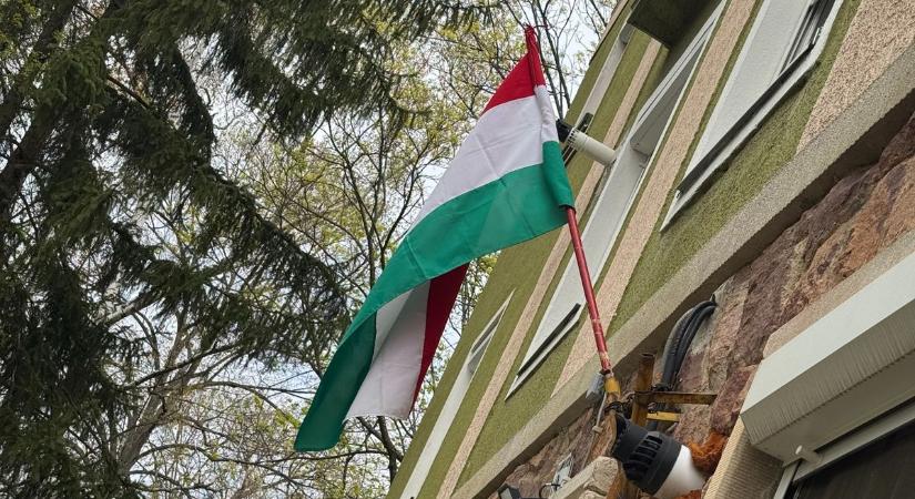 „Ez egy magyar ház, a magyaroké, és annak is kell maradnia" – ilyen a választás napja Komlón