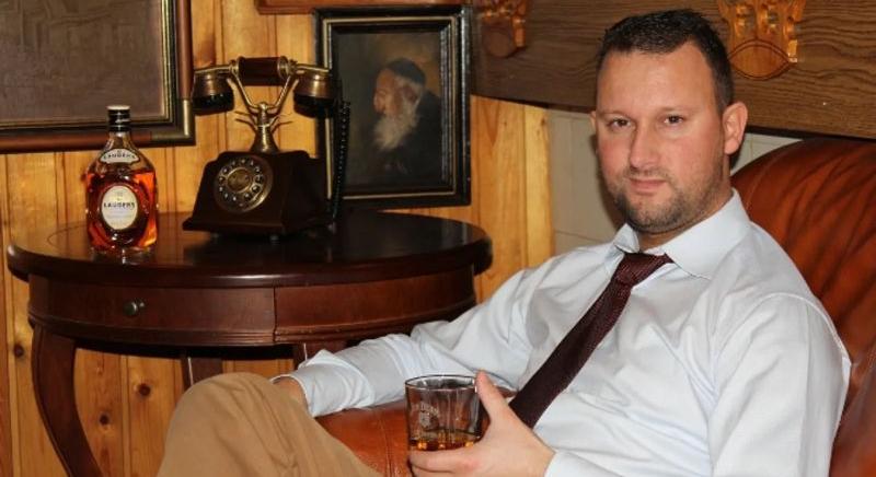 Utcai lövöldözést ígér Alekosz, ha Magyar Péter győz