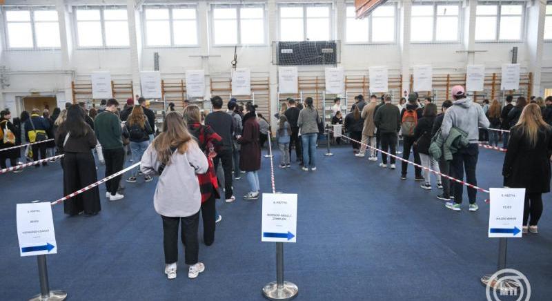 15 órakor már meghaladta a 65 százalékot a részvételi arány