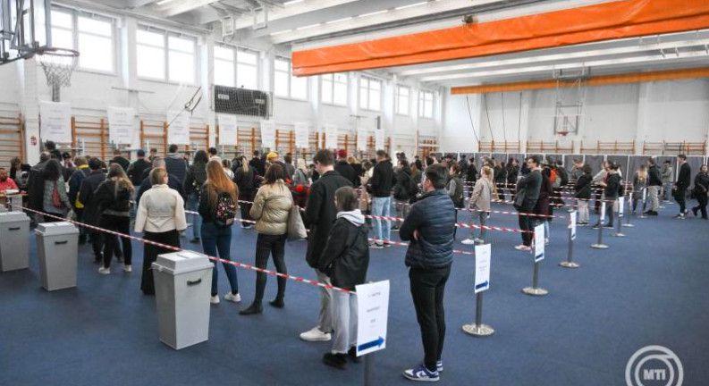 Részvétel 15 órakor: 66 százalék