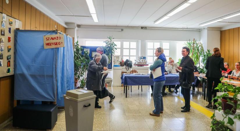 Magas részvétel, nyugodt légkör: így telik a választás Vasváron - fotók
