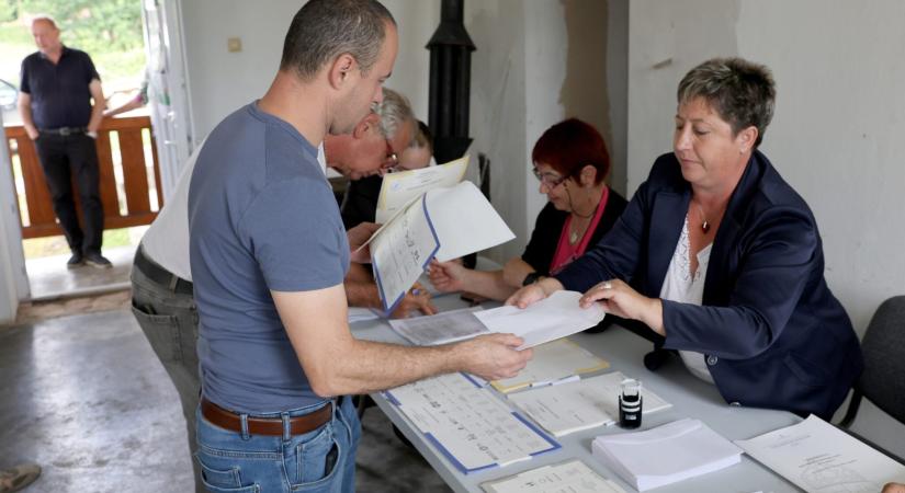 Rendkívüli rosszullét történt az egyik szavazókörben