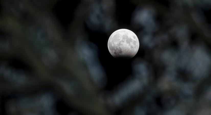 Szerves vegyületeket azonosítottak a Holdon a kínaiak