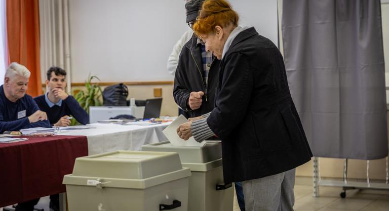 Példátlan folyamatok zajlanak az urnáknál, és ez új helyzetet teremthet a leendő parlamentben is