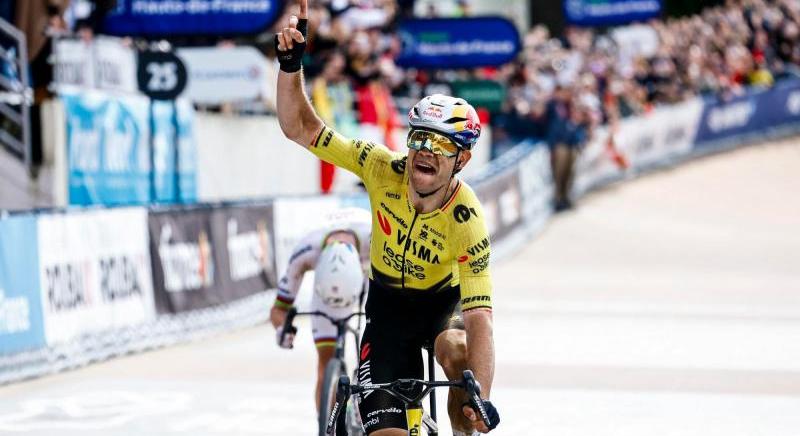 Wout van Aert legyzte Pogacart, egy rlt Roubaix vgn diadalmaskodott