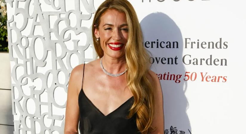 Cat Deeley, a világhírű tévés műsorvezető a modelleket megszégyenítő pózokban és ruhákban mutogatja magát – szexi galéria