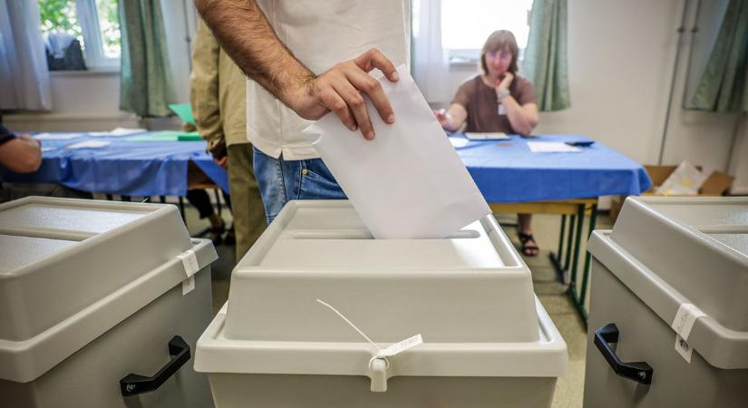 Választási üzenetet küldött a soproni színház művésze