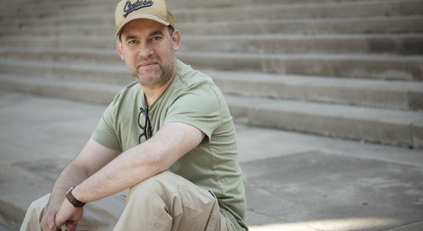 „Azért is lehet létjogosultsága a Heti Hetesnek, mert a bennünk lévő feszültségeket humorral oldja”