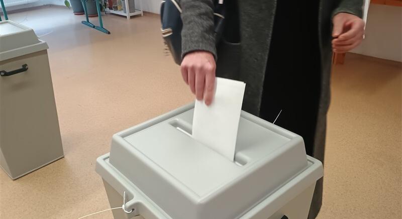 Soha ennyien nem szavaztak a rendszerváltás óta Magyarországon: a 17 órás adatok mindent felülírnak