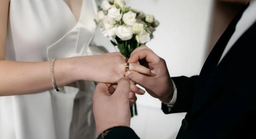 Mi a különbség a házasság és az életközösség között? Ügyvéd segít eligazodni a jogi útvesztőkben