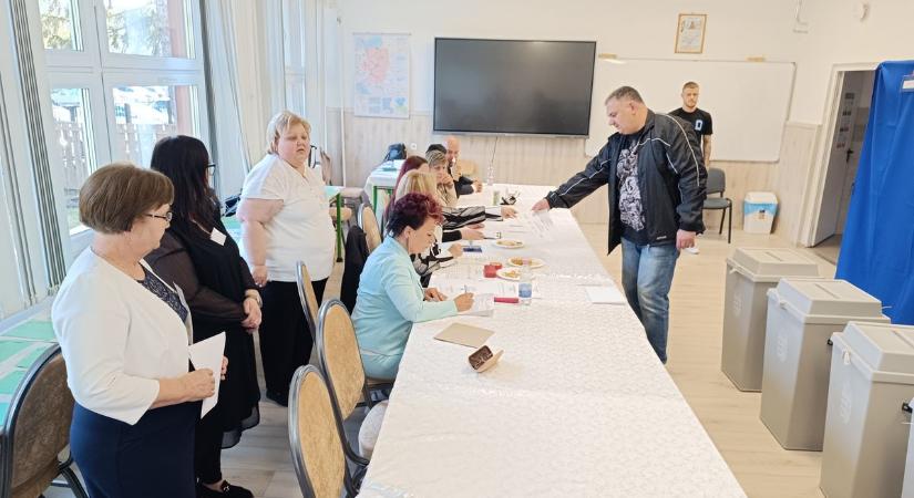Kisvárdán is minden megy a maga útján, semmi sem hátráltatja a szavazást