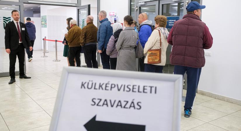 Választás 2026: tömött sorok a külképviseleteken és több budapesti szavazókörnél