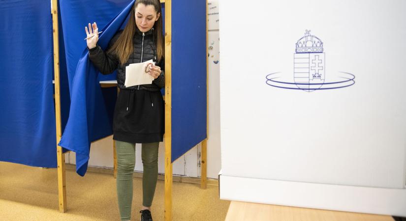 Meghaladtuk a 2022-es részvételi arányt – 17 óráig az ország 74,23 százaléka voksolt