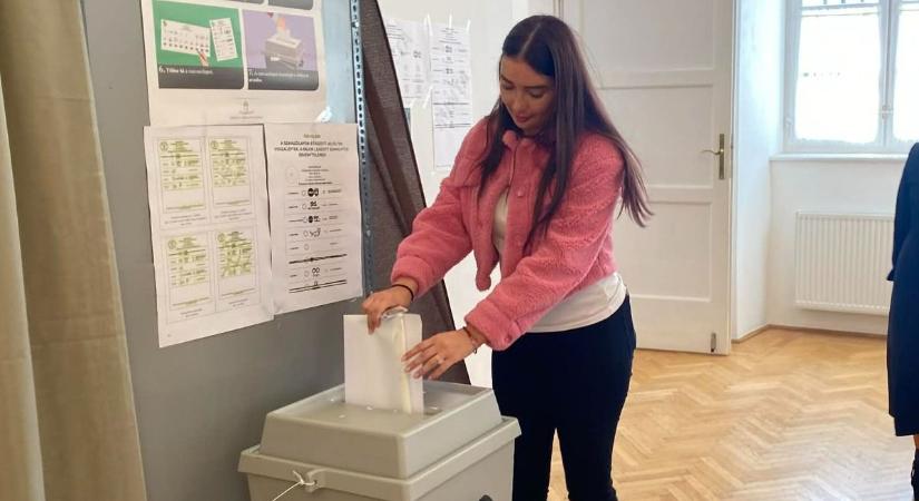 Megérkeztek a 17 órási részvételi adatok: Fejér vármegye az átlag felett